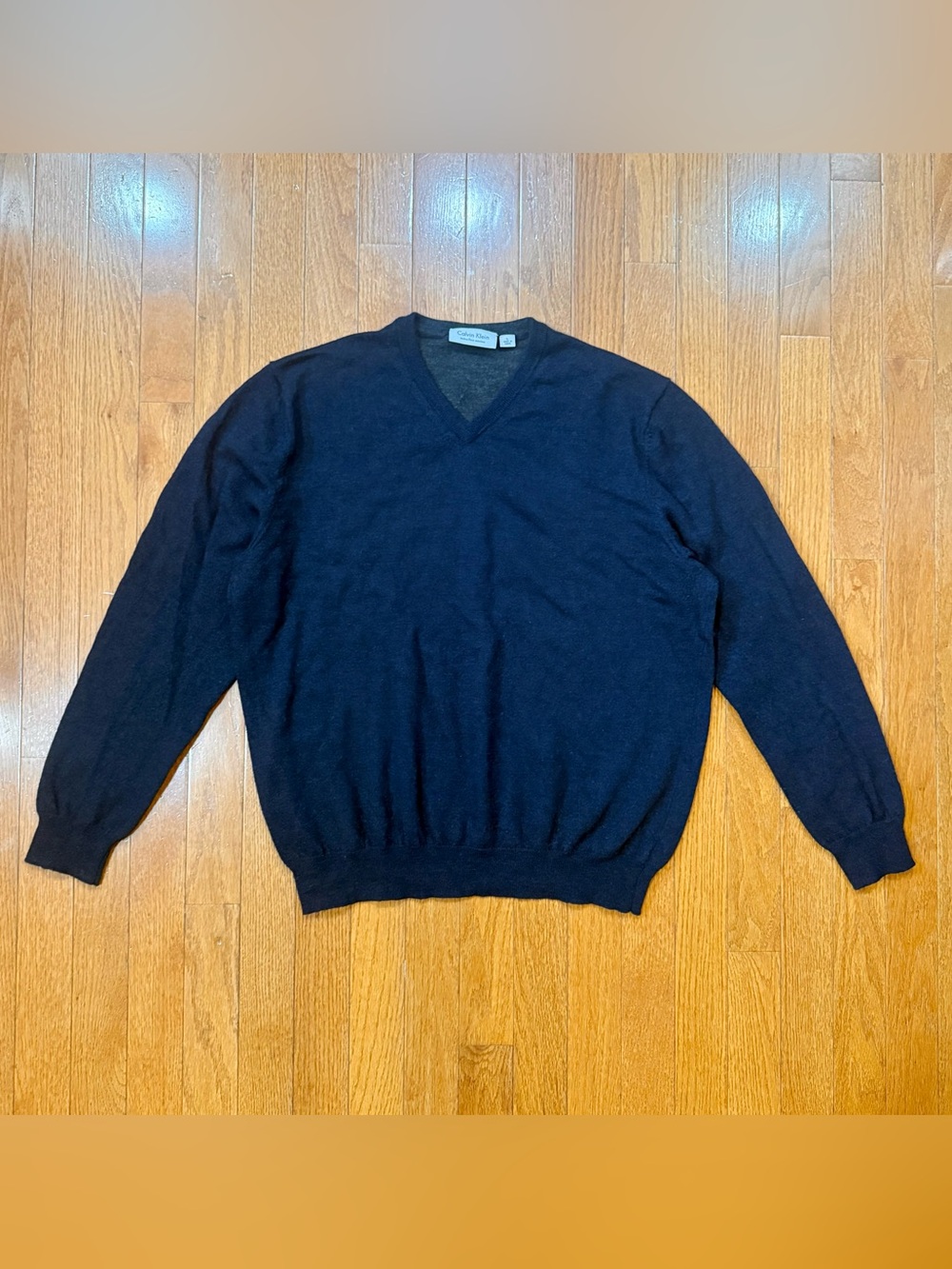 Calvin Klein Men's Large 100% Extra Fine Merino Wool V-Neck Sweater Knit Navy